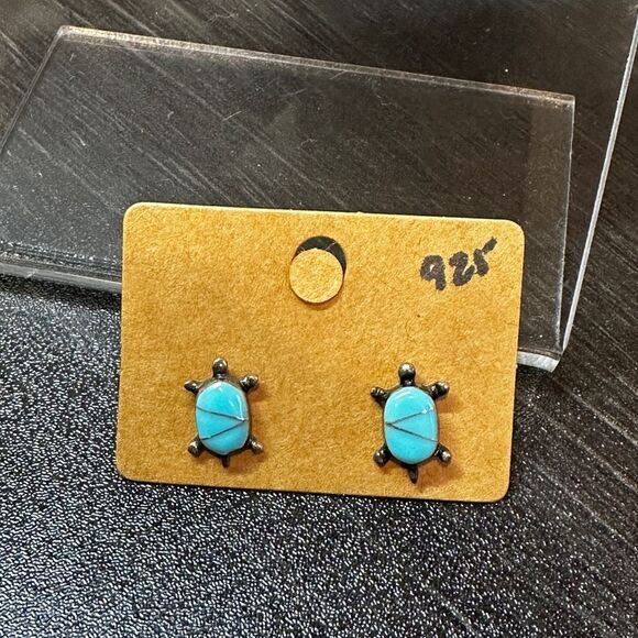 Sleeping beauty turquoise and sterling silver turtle earring studs! - Picture 5 of 10